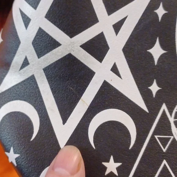 KILLSTAR OCCULT GRAPHIC PENTAGRAM HANDEL HARDWARE KISSLOCK CROSSBODY/SHOULDER - Picture 4 of 16